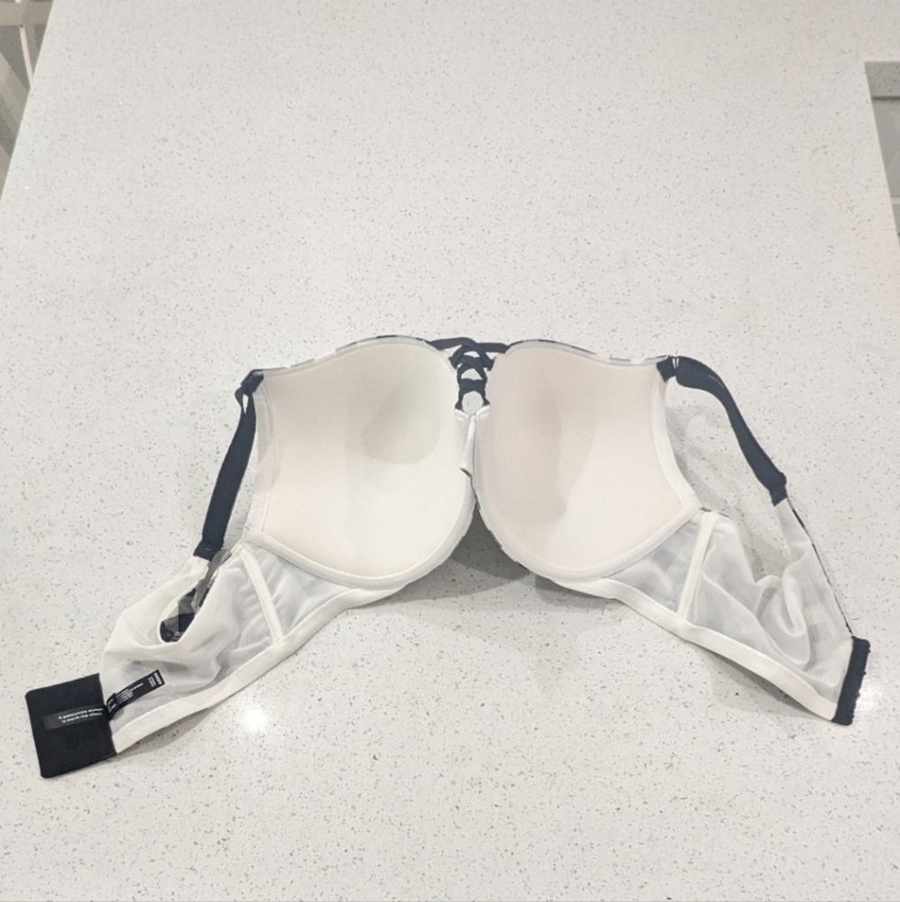 Torrid Curve 360 Back Smoothing Push-Up Plunge Br… - image 5